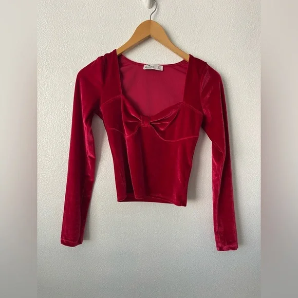 Hollister Red Velvet Long Sleeve Sweatheart Crop Top Vampy Romantic Sz XS - Picture 1 of 7